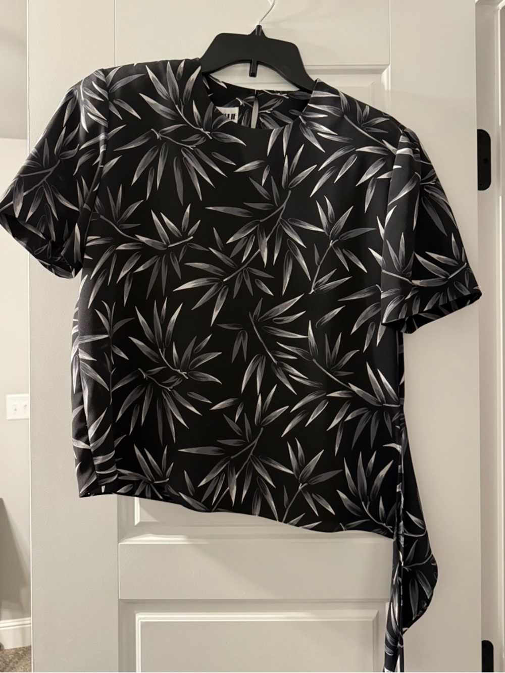 Jan Leslie Black Short-Sleeve Palm Print Blouse
